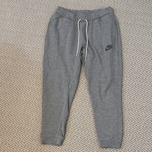 Nike Men's Club Fleece Gray Joggers Sweatpants Size Large
